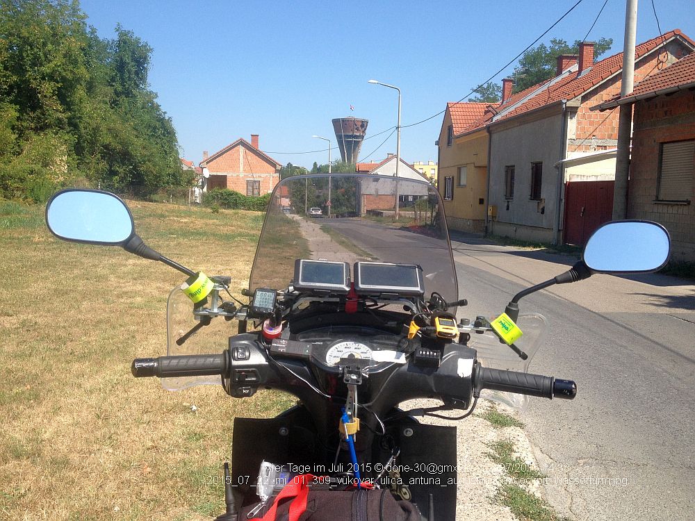 2015_07_22_mi_01_309_vukovar_ulica_antuna_augustincica_cockpit_wasserturm.jpg