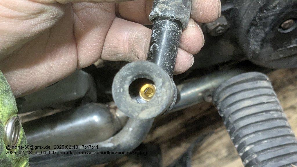 2025_02_18_di_01_007_honda_innova_zuendkerzenstecker.jpg
