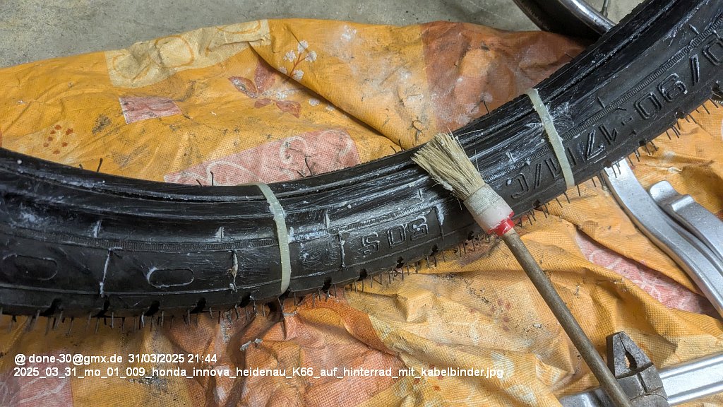 2025_03_31_mo_01_009_honda_innova_heidenau_K66_auf_hinterrad_mit_kabelbinder.jpg