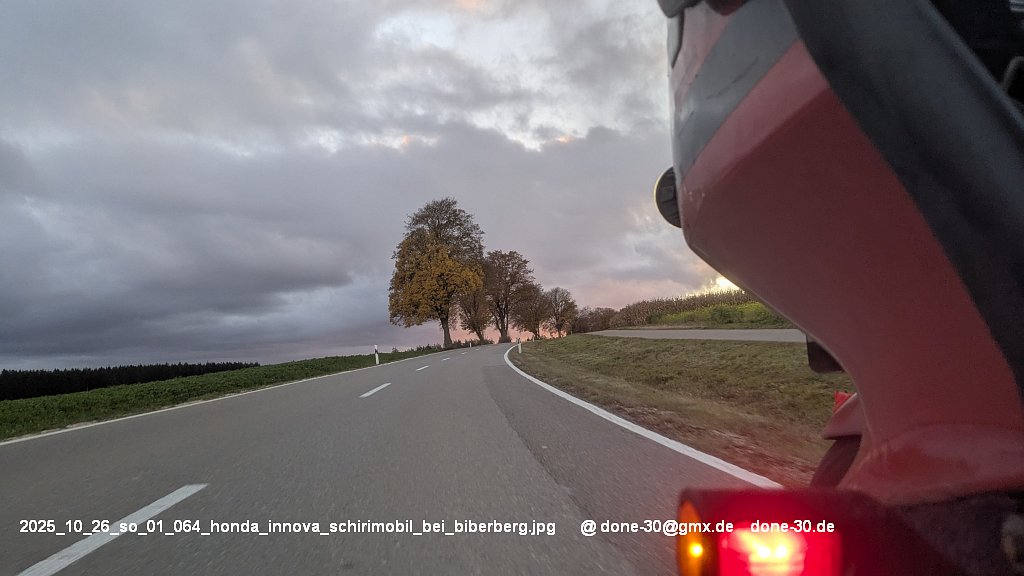 2025_10_26_so_01_064_honda_innova_schirimobil_bei_biberberg.jpg