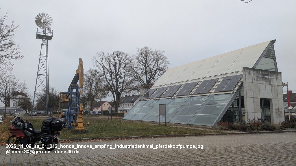 2025_11_08_sa_01_012_honda_innova_ampfing_industriedenkmal_pferdekopfpumpe.jpg
