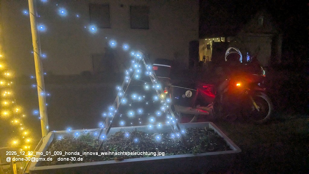 2025_12_22_mo_01_009_honda_innova_weihnachtsbeleuchtung.jpg