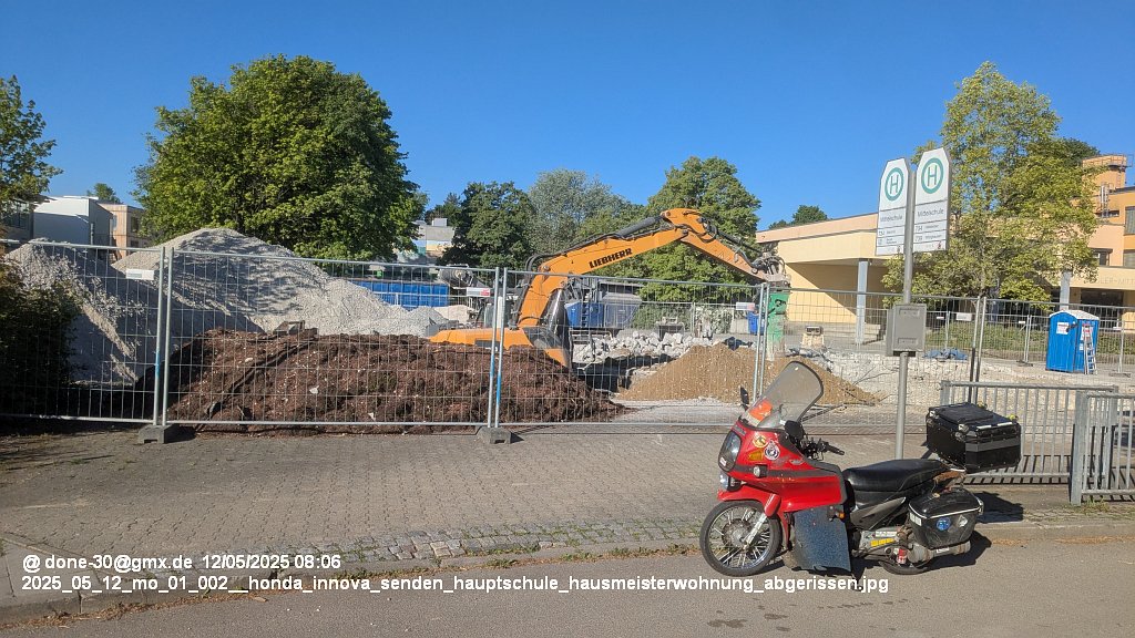 2025_05_12_mo_01_002__honda_innova_senden_hauptschule_hausmeisterwohnung_abgerissen.jpg